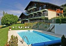 Hôtel Le Tetras Hôtel tout confort avec piscine, sauna, jacuzzi, mini golf idéalement situé au coeur de l'Espace Diamant pour le départ de vos randonnées VTT ou pédestre.